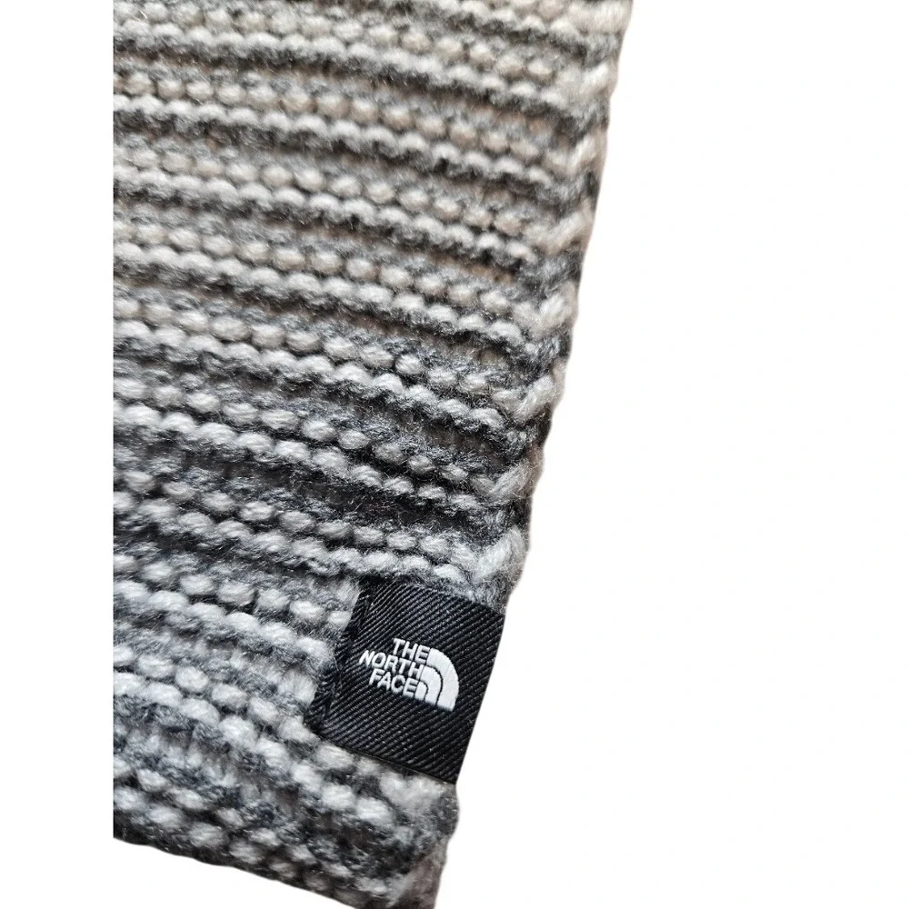 The North Face Womens Gray White Striped Ribbed Knit Winter Scarf One Size